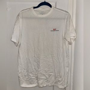 Vineyard vines t shirt size medium